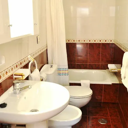 Guest house Residencia Bahia 2*